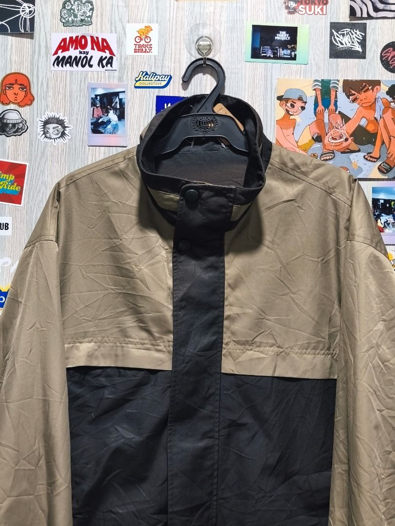 Pierre Cardin Paris Two-Tone Windbreaker Jacket (Category: Coats, Jackets and Outerwear) located in Davao. Submitted by thethriftproject082 (Listing ID 1467794182, Image 2). Description: Pierre Cardin Windbreaker 📍𝐌𝐈𝐍𝐄: 400 📍𝐒𝐈𝐙𝐄 𝐎𝐍 𝐓𝐀𝐆: Fits L-XL 📍𝐃𝐈𝐌𝐄𝐒: 26 x 29 - Brand: Pierre Cardin Paris - Color: Khaki and Black - Material: Lightweight nylon colorblock - Features: Full zip front, high collar, and adjustable hem drawcords 