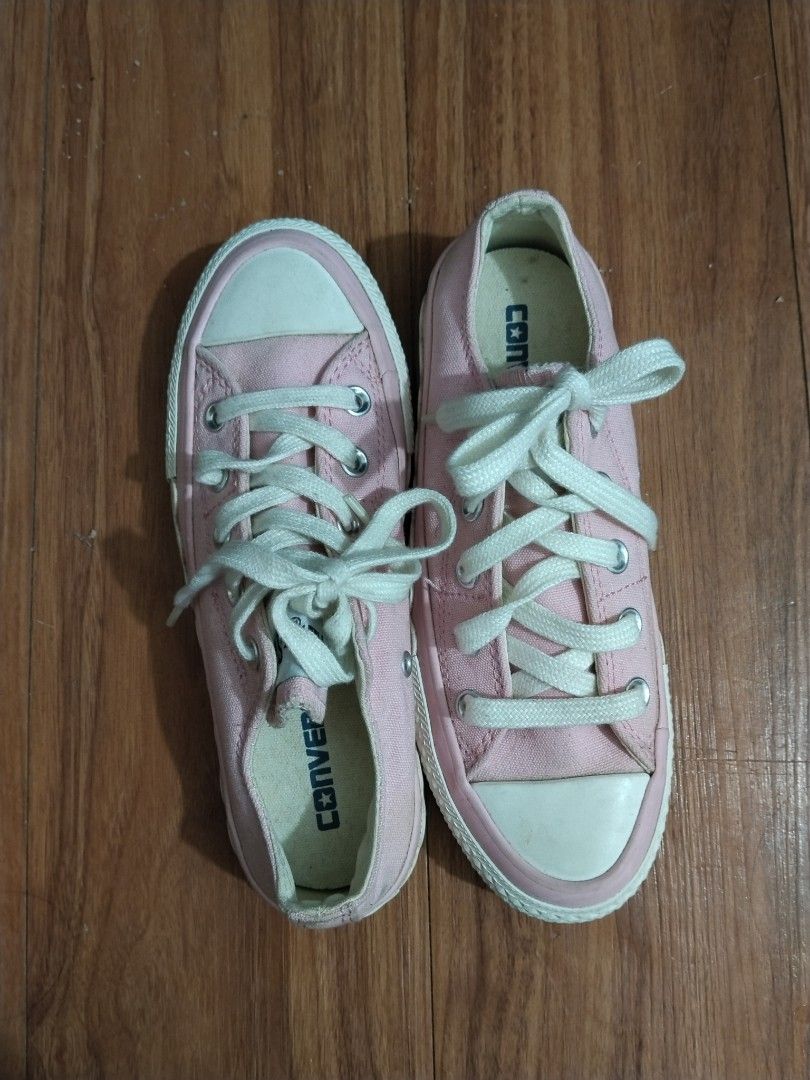 pink converse auth (Category: Sneakers) located in Quezon City. Submitted by ubelvr (Listing ID 1467727984, Image 1). Description: size 35 no issues, in a good condition!.