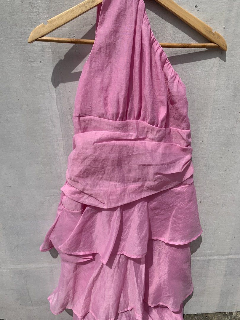 Pink Ruffle Tiered Maxi Dress (Category: Dresses) located in Muntinlupa City. Submitted by pink.poppies (Listing ID 1467665028, Image 2). Description: - one shoulder ruffled dress - bnew! .