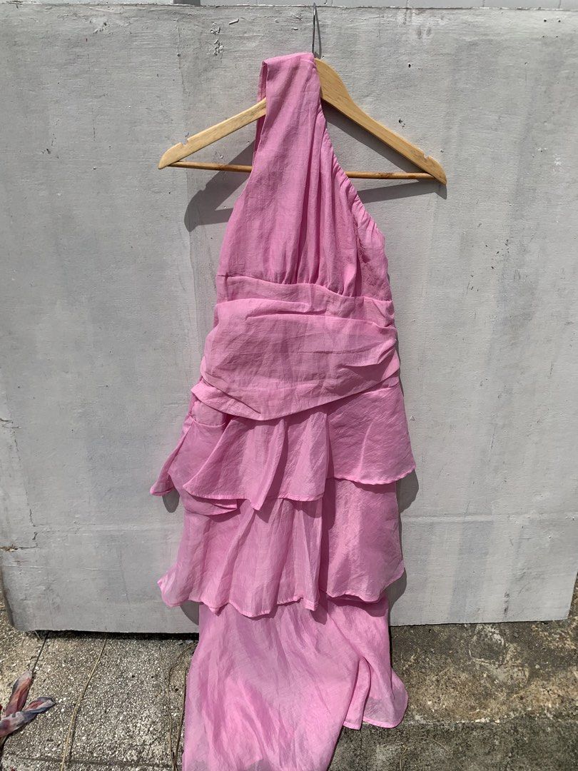 Pink Ruffle Tiered Maxi Dress (Category: Dresses) located in Muntinlupa City. Submitted by pink.poppies (Listing ID 1467665028, Image 3). Description: - one shoulder ruffled dress - bnew! .