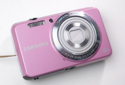 Pink Samsung ES80 Digicam (Category: Cameras) located in Makati City. Submitted by sugaplumbabyy (Listing ID 1467620623, Image 1). Description: * * 12.2MP CCD sensor * * 5x optical zoom — 27-135mm equivalent * * 2.7" LCD display * * Built-in flash ** SD / SDHC / SDXC * * Digital Image Stabilization * * 720p HD video * * BP70A rechargeable battery ISSUE: LCD BURN (Does not affect output) DM for sample photos and more Price is not negotiable.