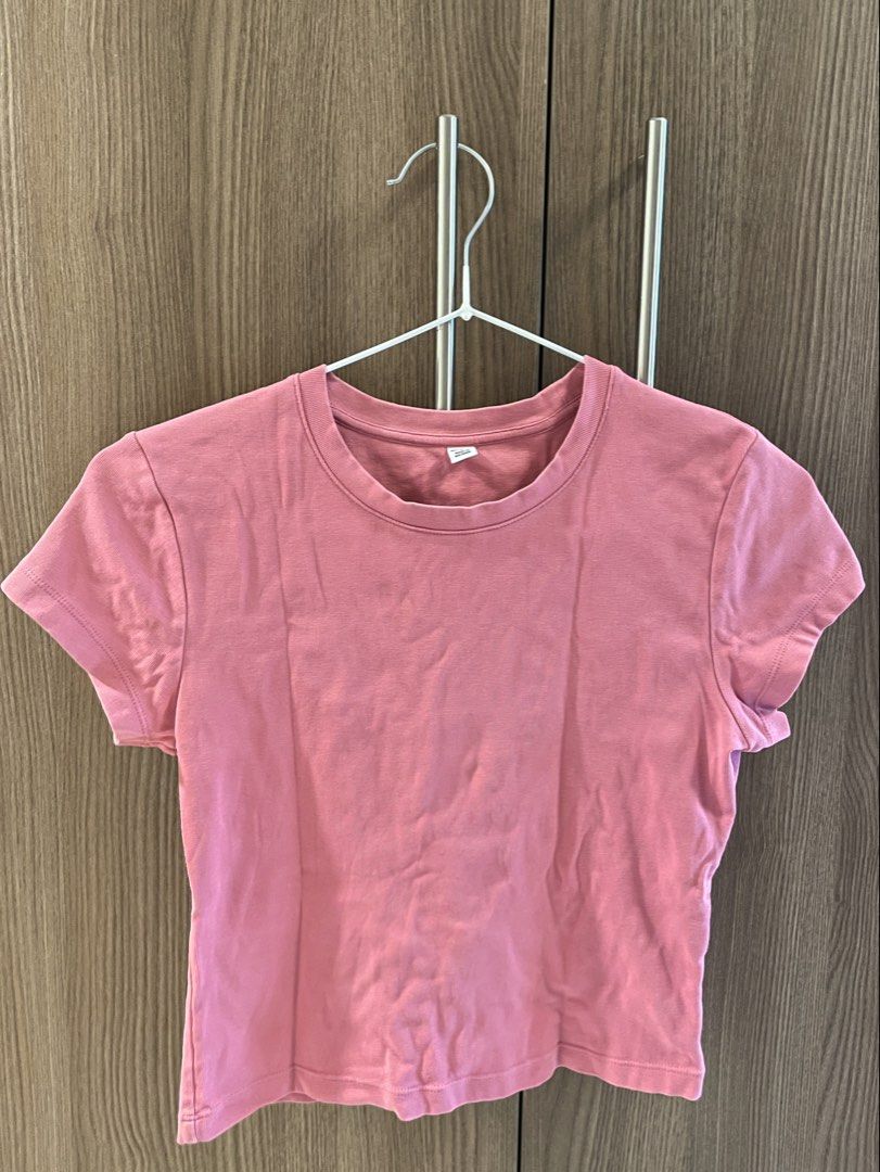 pink uniqlo shirt (Category: Shirts) located in Manila. Submitted by happymoon_0ae0c8 (Listing ID 1467674641, Image 1). Description: .
