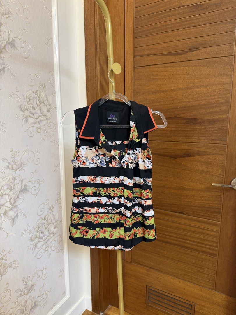 Plains & Prints: Top in Black (Category: Sleeveless) located in Quezon City. Submitted by vpauline (Listing ID 1467625428, Image 1). Description: 10/10.