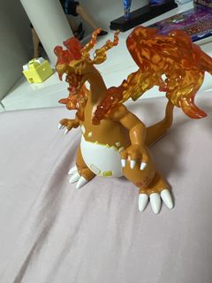 Pokemon 30th Celebration Charizard Figurine set, Toys & Collectibles ...