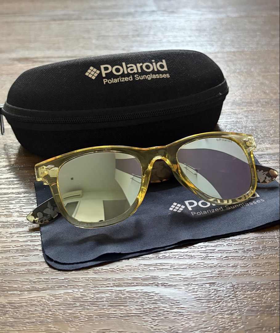 Polaroid Polarized Sunglasses (Category: Sunglasses & Eyewear) located in Quezon City. Submitted by snoopiii (Listing ID 1467681519, Image 1). Description: RFS: Decluttering Loc: QC.