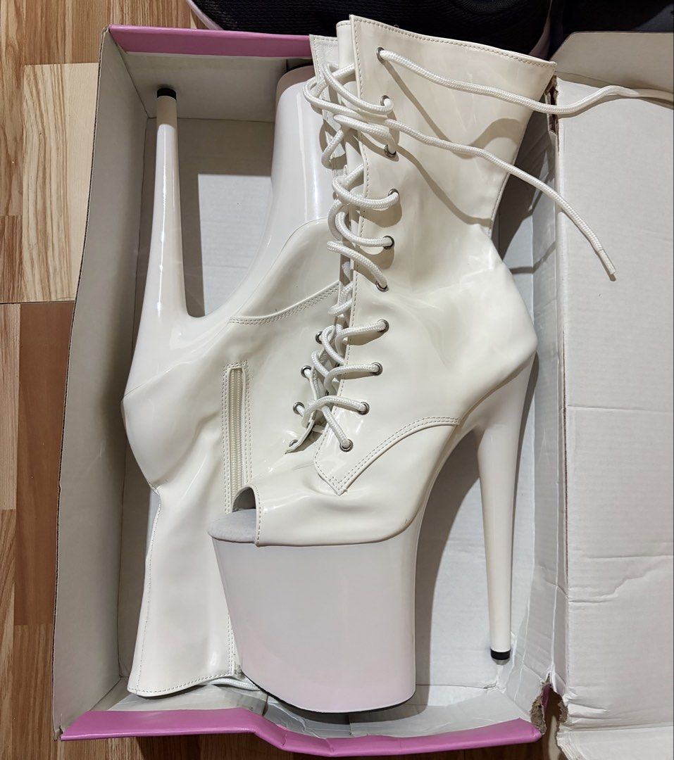 Pole dancing platform ankle boots patent (Category: Sandals) located in Baguio. Submitted by suffering (Listing ID 1467812178, Image 1). Description: Brandnew Baguio location .