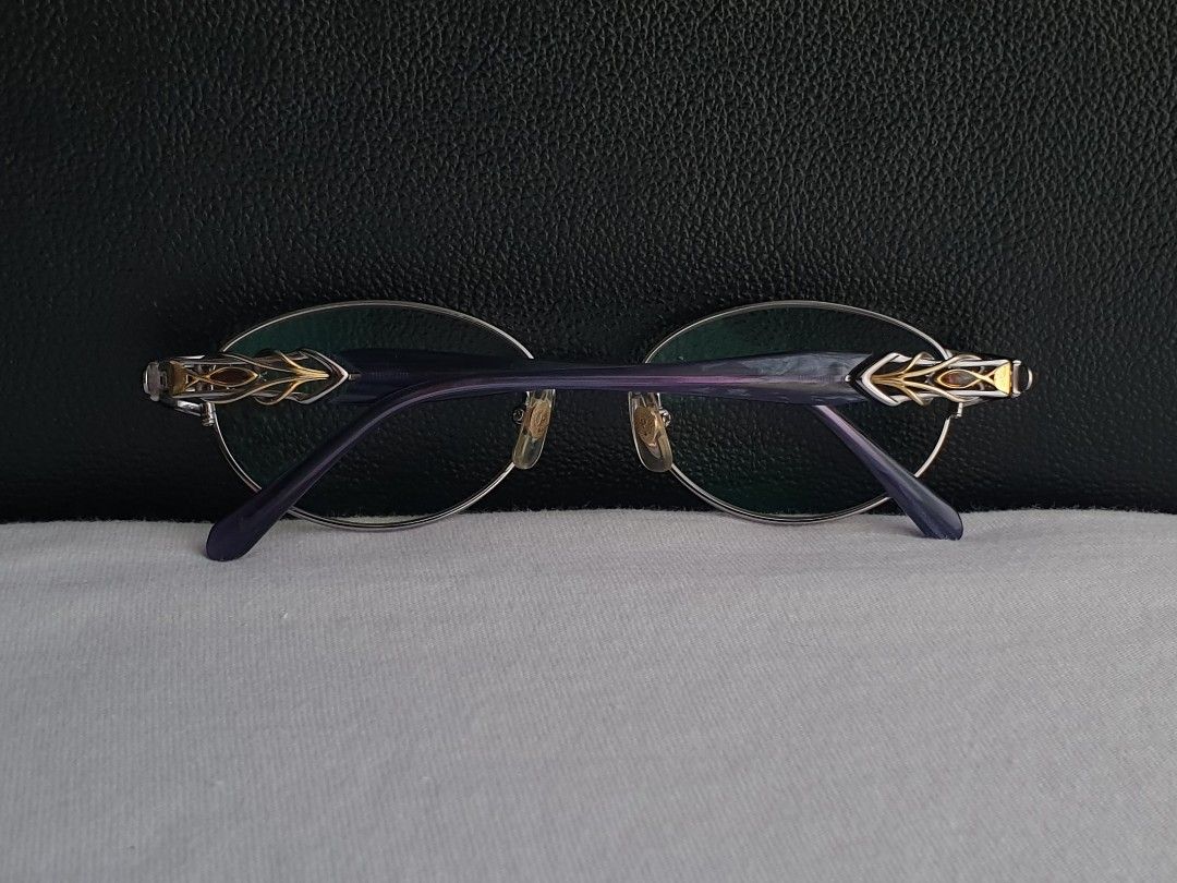 Pollini Luxury Eyeglass Frame (Category: Sunglasses & Eyewear) located in Quezon City. Submitted by WasalakTwo (Listing ID 1467781634, Image 3). Description: Bought in Japan Durable and high quality Goodcondition Still presentable Lens are graded, but replaceable Open for delivery nationwide Front Width 13.4cm Front Height 3.6cm.