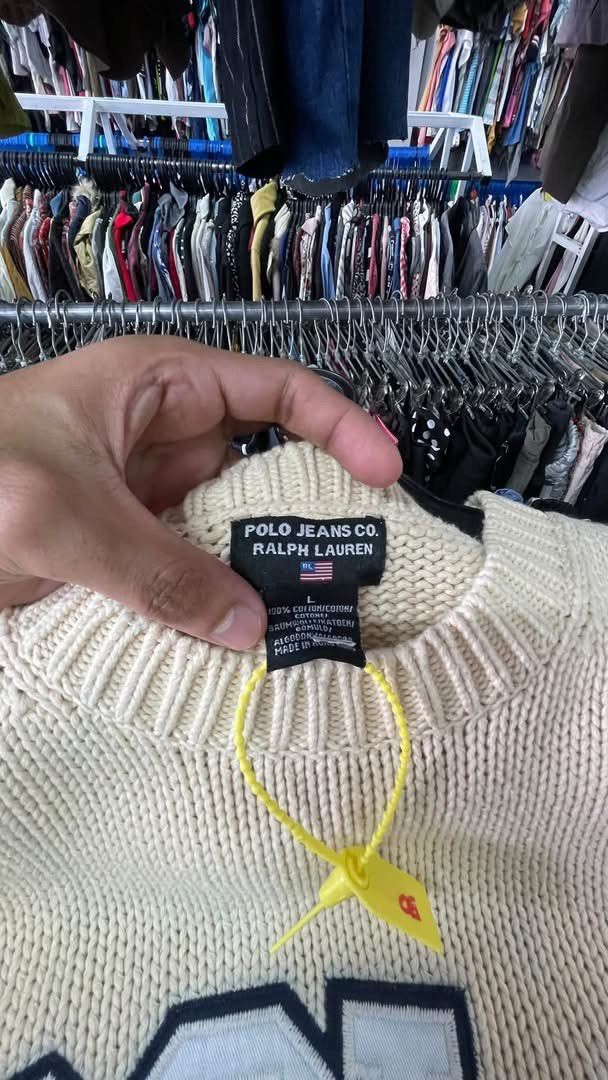 POLO RALPH LAUREN SWEATSHIRT (Category: Coats, Jackets and Outerwear) located in Davao. Submitted by meta_thrift (Listing ID 1467817535, Image 3). Description: negotiable.