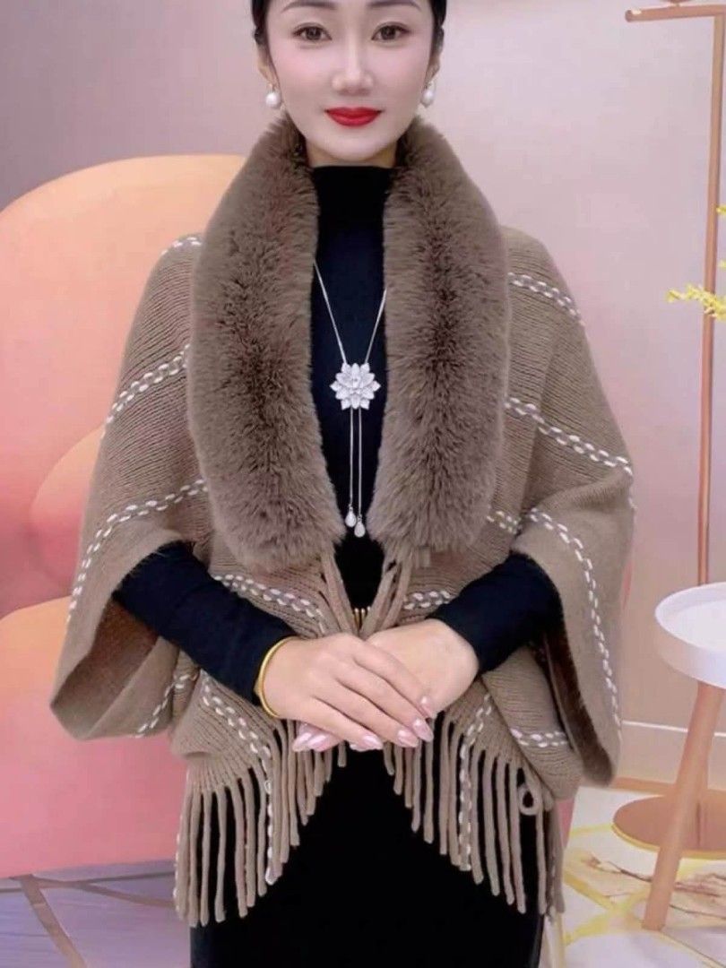 Poncho elegant (Category: Coats, Jackets and Outerwear) located in Manila. Submitted by raredeer-4deb4e (Listing ID 1467719862, Image 2). Description: can fit upto xxl pm for orders.