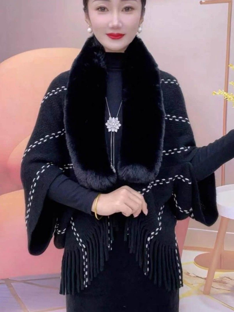 Poncho elegant (Category: Coats, Jackets and Outerwear) located in Manila. Submitted by raredeer-4deb4e (Listing ID 1467719862, Image 1). Description: can fit upto xxl pm for orders.