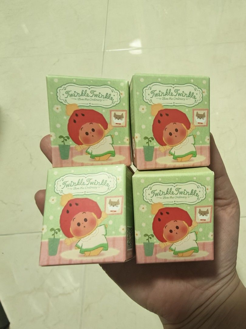 POP Bean (Category: Designer & Blind Box Toys) located in Singapore. Submitted by xiaoxiao17_ (Listing ID 1467775793, Image 3). Description: .