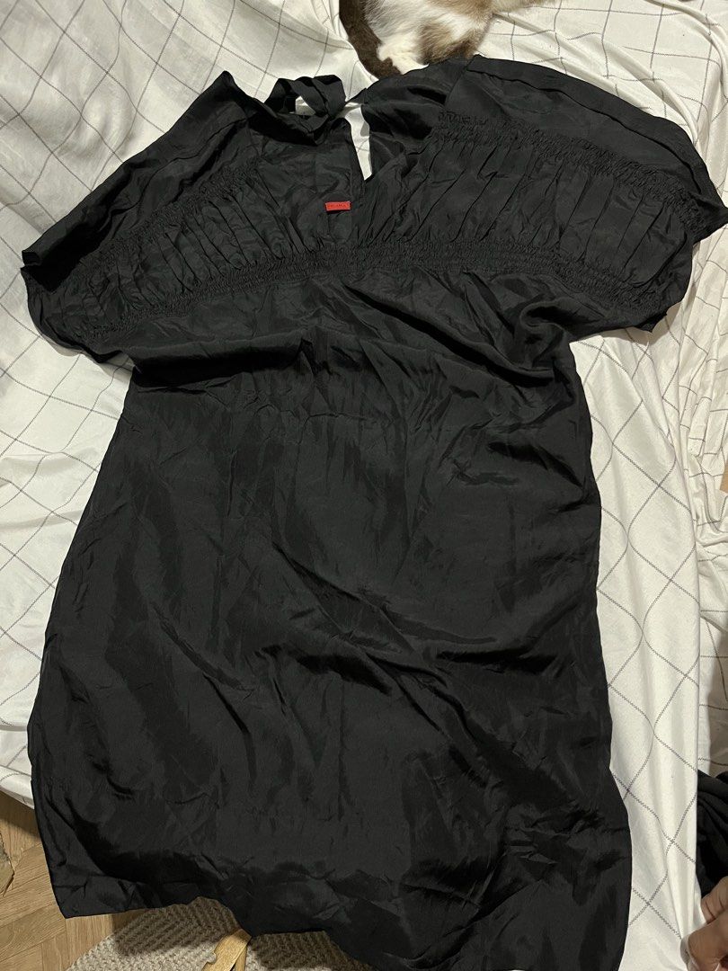 PRADA “AUTHENTIC “ Dress Silk (Category: Luxury Apparel) located in Davao. Submitted by rel18 (Listing ID 1467734715, Image 2). Description: PRADA AUTHENTIC MED - Large fit .