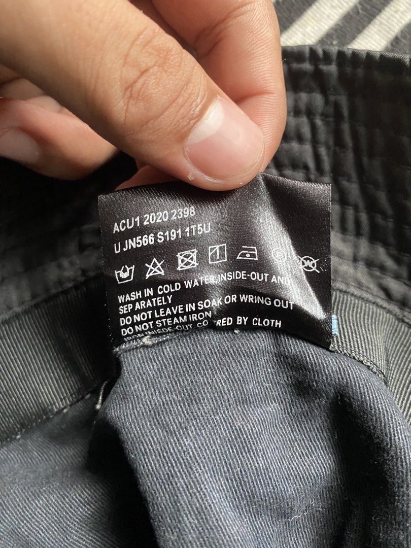 Prada Bucket Hat (Category: Luxury Accessories) located in Cebu City. Submitted by rustyyyyy. (Listing ID 1467658828, Image 3). Description: Good as brand new condition .