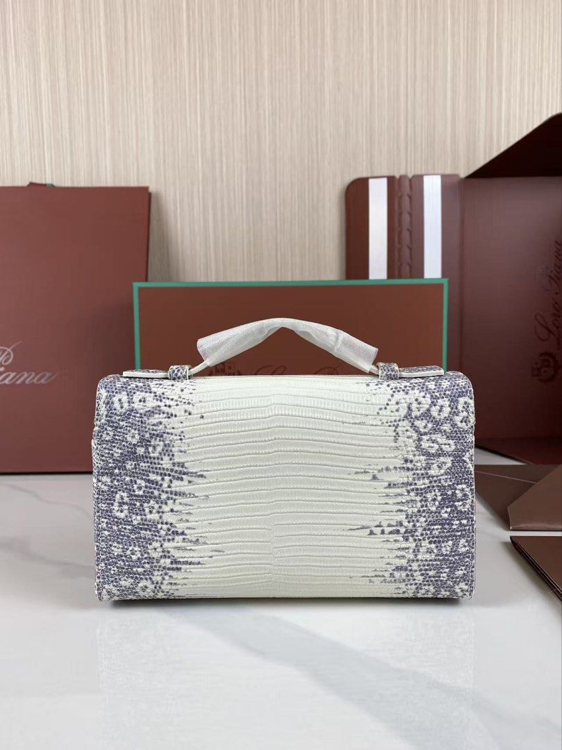 Pre order (Category: Luxury Bags & Wallets) located in Taytay. Submitted by prettypicks_1188 (Listing ID 1467838881, Image 3). Description: .