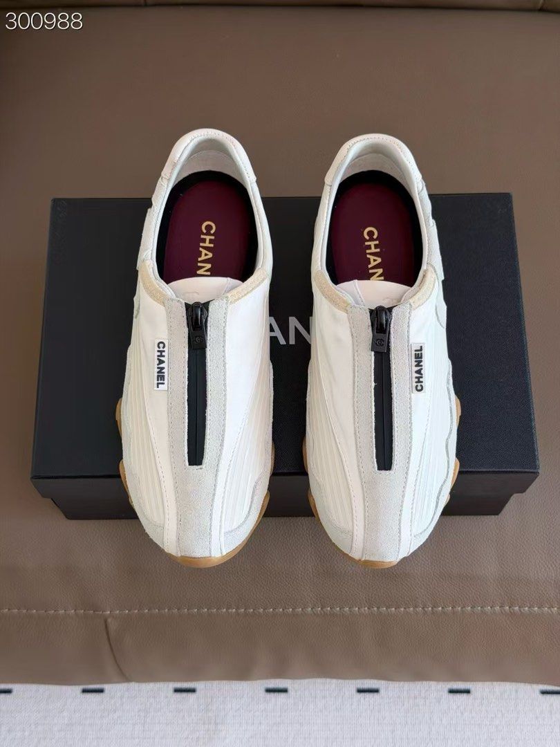Pre order (Category: Sneakers & Footwear) located in Taytay. Submitted by prettypicks_1188 (Listing ID 1467839131, Image 3). Description: Size 35-42.