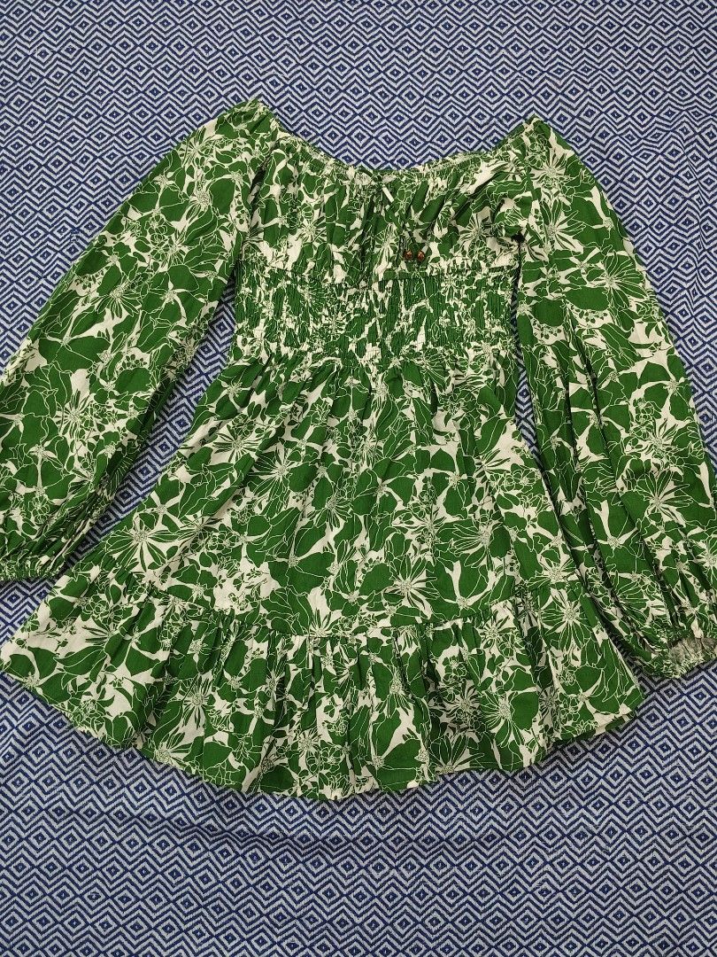 Preloved (Category: Dresses) located in Manila. Submitted by quickfire_e1c132 (Listing ID 1467699951, Image 3). Description: Hi selling my preloved dresses, some are unused. issue: won't fit anymore.