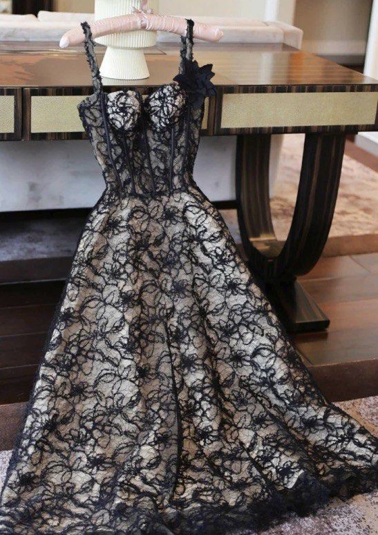 [Pre-loved] Elegant dress (Category: Dresses) located in Quezon City. Submitted by len00013 (Listing ID 1467712315, Image 1). Description: 1 beses lang nagamit sa event Bagong laba No damage Good for medium size Expandable .