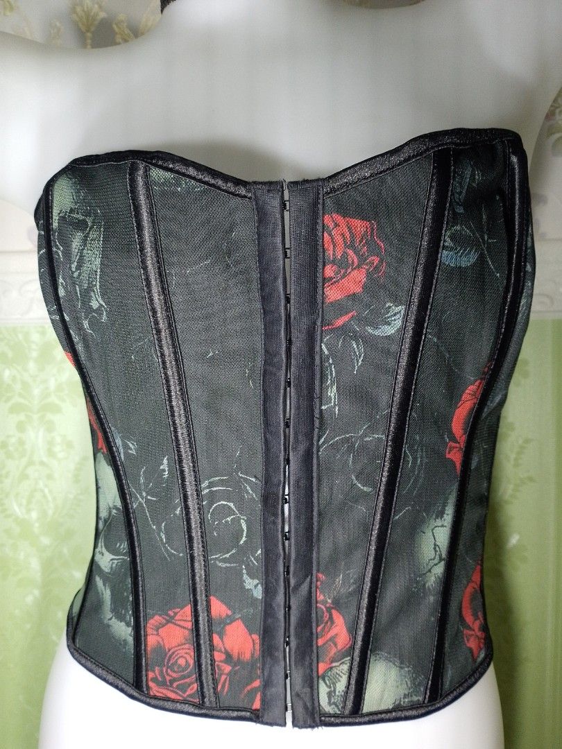 Preloved Gothic Corset Top XL (Category: Others Tops) located in Dasmarinas. Submitted by ms.happycorsets (Listing ID 1467773761, Image 2). Description: Preloved Gothic Crop Corset Top army green,red and Black Color Can Fit Extra Large size Starting waistline 34-37 inches Not Padded length 12 inches Stretchable Fabric Has Lace Tie at the back Has 14 Soft bones with Slight flaws Actual Photo Color may Change due to Camera Flash 💕 Disregard the li