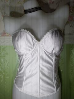 (Category: ) located in . Submitted by ms.happycorsets (Listing ID 1467769787, Image 1). Description: .