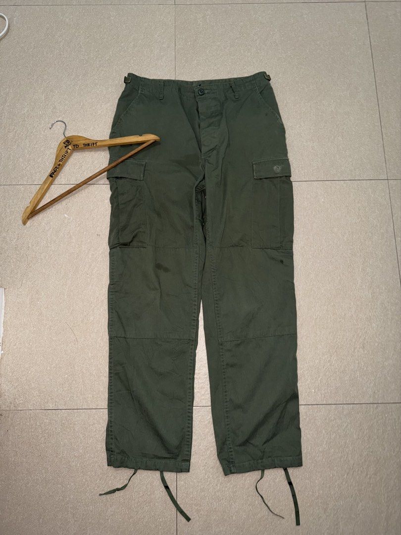 PROPPER MILITARY CARGO PANTS (Category: Jeans) located in Manila. Submitted by triptothrift7 (Listing ID 1467754541, Image 1). Description: message if you are interested! for fast transaction PROPPER MILITARY CARGO PANTS for only 1000 size 32 waistline 32 to 34 length 42 hem 8 minor issue check pictures hindi tagos need wash only very good condition color rate 9/10 authentic legit mode of payment gcash or bank transfer location Biñan laguna.