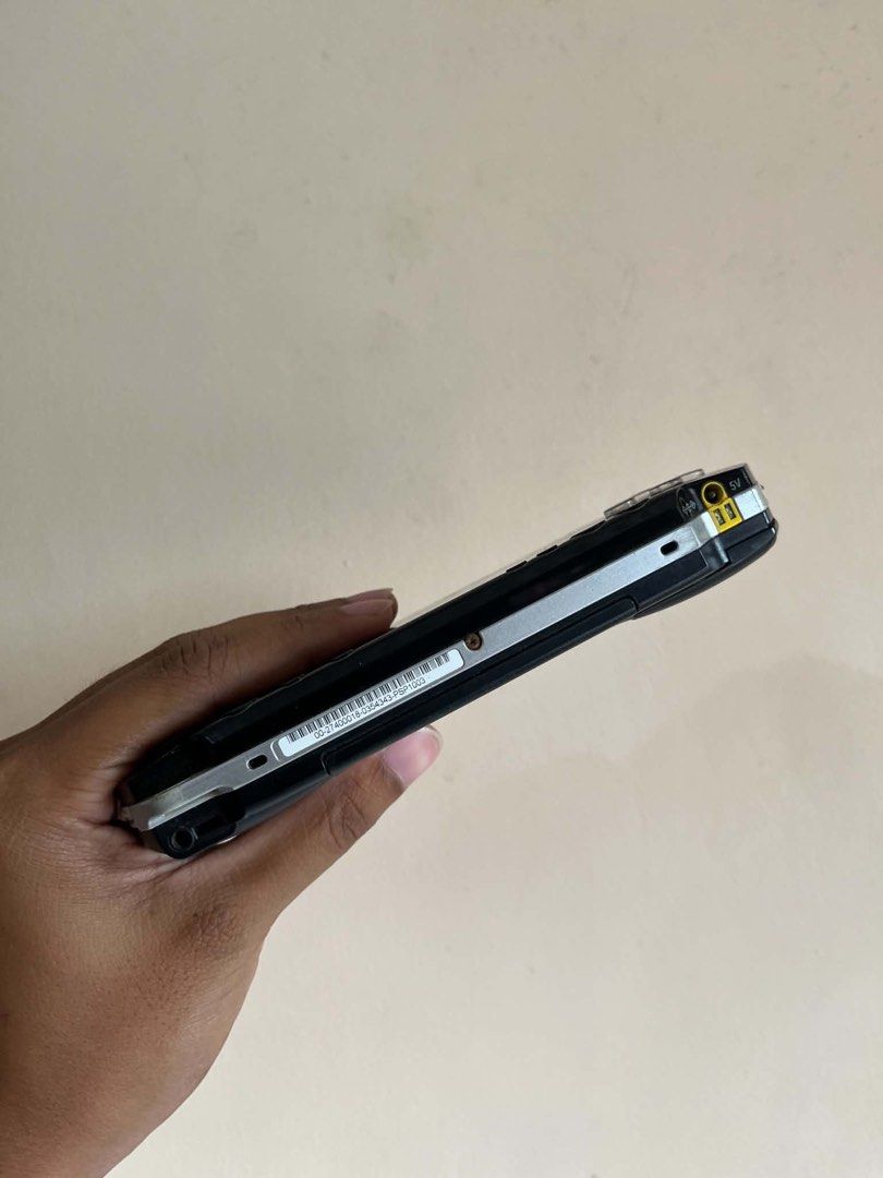 Psp 1000 (Category: PlayStation) located in Quezon City. Submitted by all_about_retro (Listing ID 1467626224, Image 3). Description: Psp 1000 Untested unit As is condition Wala akong battery pang test Pwede niyo test kung may battery kayo Pickup.