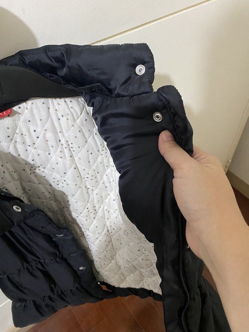 Puffer Jacket for Kids (Category: Babies & Kids Fashion) located in Antipolo. Submitted by prelovedByYsabelle (Listing ID 1467670981, Image 2). Description: Used once. Very magaan and warm. Fits 3-5 years old, depends on the body frame.