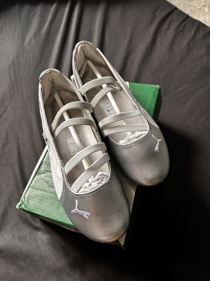Puma Speedcat Ballet Metallic Silver (Category: Shoe inserts & accessories) located in Roxas City. Submitted by mattandrewadrales1947 (Listing ID 1467611277, Image 3). Description: For Sale Speedcat Ballet Metallic Silver Brandnew Rfs: Wrong size Issue : Box.