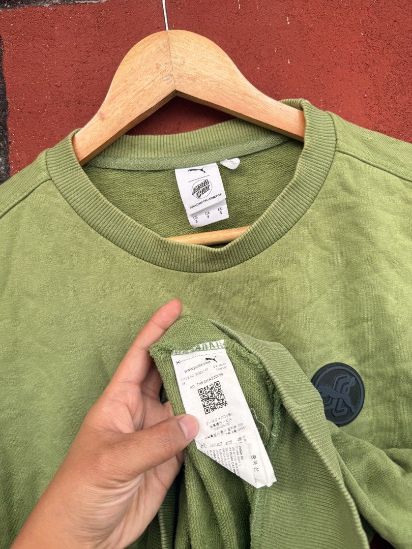 Puma x Santa Cruz (Category: Coats, Jackets and Outerwear) located in Baguio. Submitted by mardimercredi14 (Listing ID 1467643082, Image 3). Description: 🔥 Puma x Santa Cruz Dimensions: 22.5*28 Condition: excellent Color Rate: 9 ❌ none.
