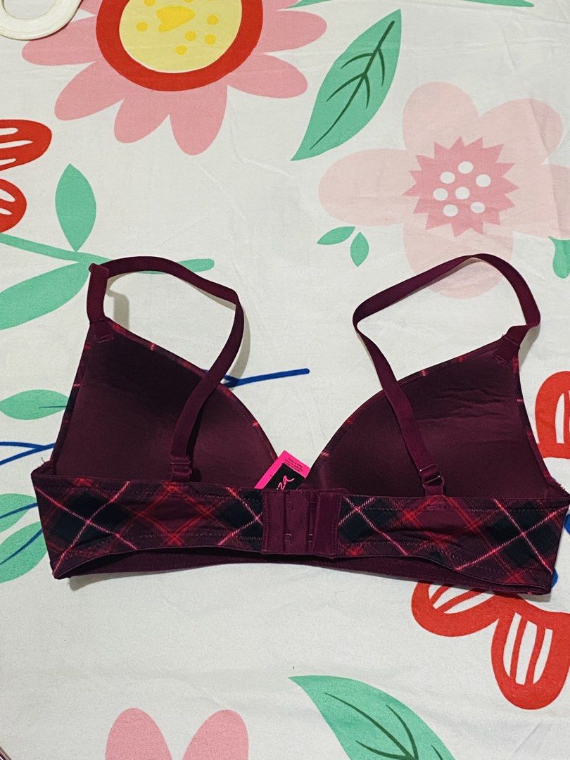 Push up bra (Category: Undergarments & Loungewear) located in Quezon City. Submitted by hirono18 (Listing ID 1467706032, Image 2). Description: Authentic La Senza High quality push up bra Red checked design .