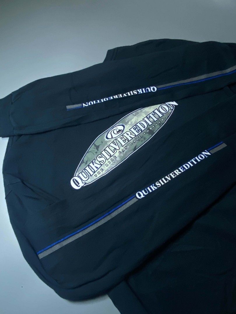Quik Silver Long Sleeve (Category: Coats, Jackets and Outerwear) located in Angeles City. Submitted by ian.thrift_ph (Listing ID 1467678363, Image 1). Description: Fit Size XL Color Rate 8/10 Fade Effect Good Condition.