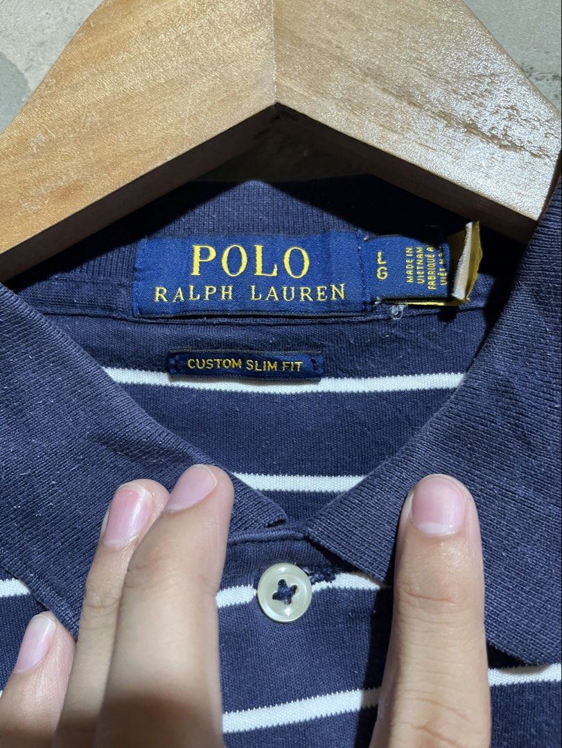 RALPH LAUREN (Category: Tshirts & Polo Shirts ) located in Davao. Submitted by rylthriftz12 (Listing ID 1467737238, Image 2). Description: NEED WASH GOOD FADE SA NECK.