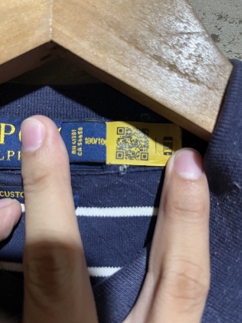 RALPH LAUREN (Category: Tshirts & Polo Shirts ) located in Davao. Submitted by rylthriftz12 (Listing ID 1467737238, Image 3). Description: NEED WASH GOOD FADE SA NECK.