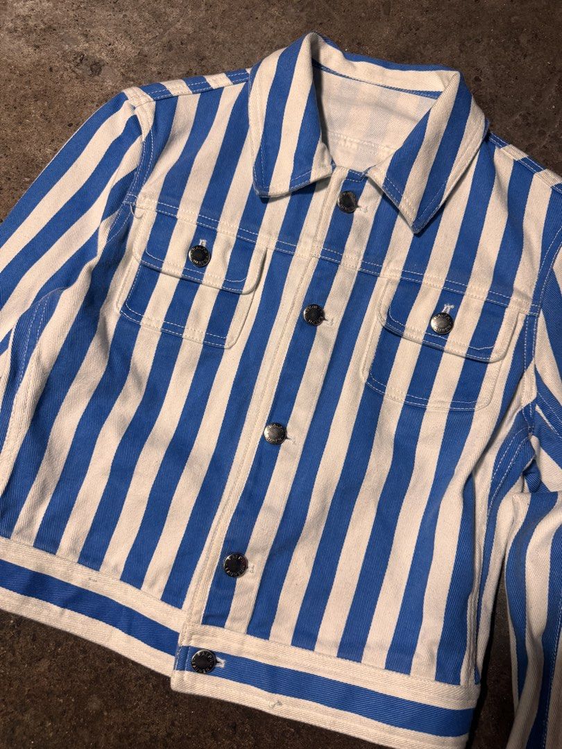 Ralph Lauren (Category: Coats, Jackets and Outerwear) located in Pasig City. Submitted by dripthrift1600 (Listing ID 1467745548, Image 3). Description: - Ralph Lauren - Good Condition - Needwash - Issue: Cut tag - sizes: S - Dimes: 18x19.