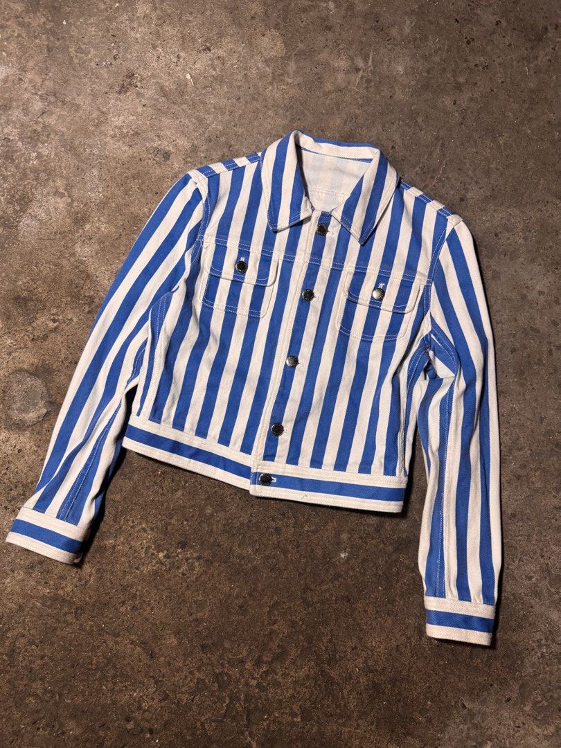 Ralph Lauren (Category: Coats, Jackets and Outerwear) located in Pasig City. Submitted by dripthrift1600 (Listing ID 1467745548, Image 1). Description: - Ralph Lauren - Good Condition - Needwash - Issue: Cut tag - sizes: S - Dimes: 18x19.