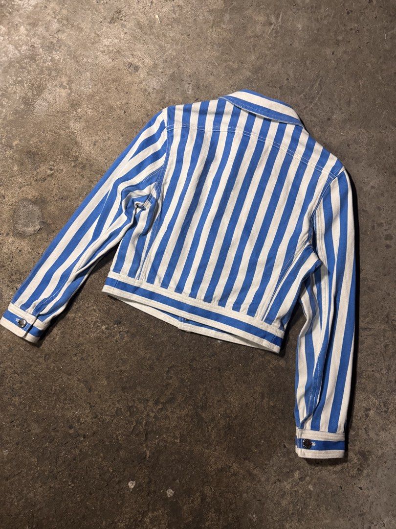Ralph Lauren (Category: Coats, Jackets and Outerwear) located in Pasig City. Submitted by dripthrift1600 (Listing ID 1467745548, Image 2). Description: - Ralph Lauren - Good Condition - Needwash - Issue: Cut tag - sizes: S - Dimes: 18x19.