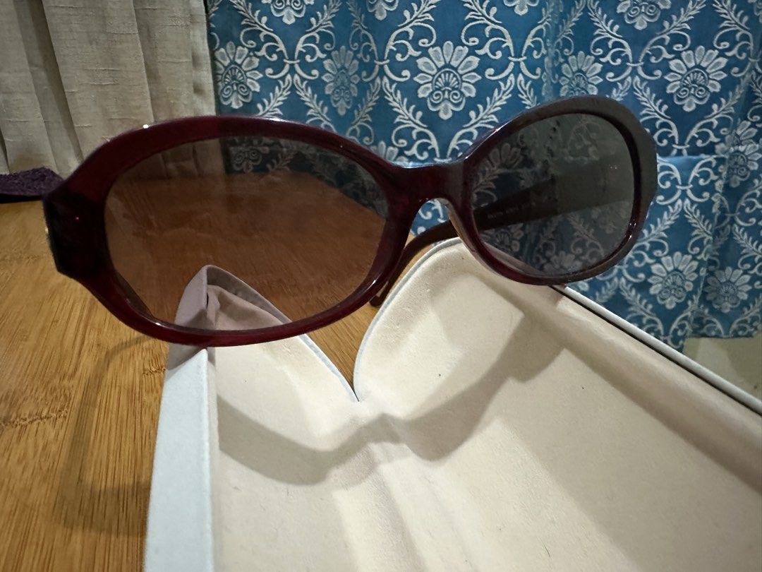 Ralph Lauren Brown Tortoiseshell Sunglasses | Oversized Gradient (Category: Sunglasses & Eyewear) located in Manila. Submitted by bessmarvin (Listing ID 1467756506, Image 1). Description: 🕶️ Classic Ralph Lauren with an effortlessly polished oversized look. Brown/tortoiseshell-style Ralph Lauren sunglasses with tinted lenses, easy to pair with everyday outfits, travel wear or resort looks. Condition: Lightly used ✨ Timeless branded accessory 🎁 