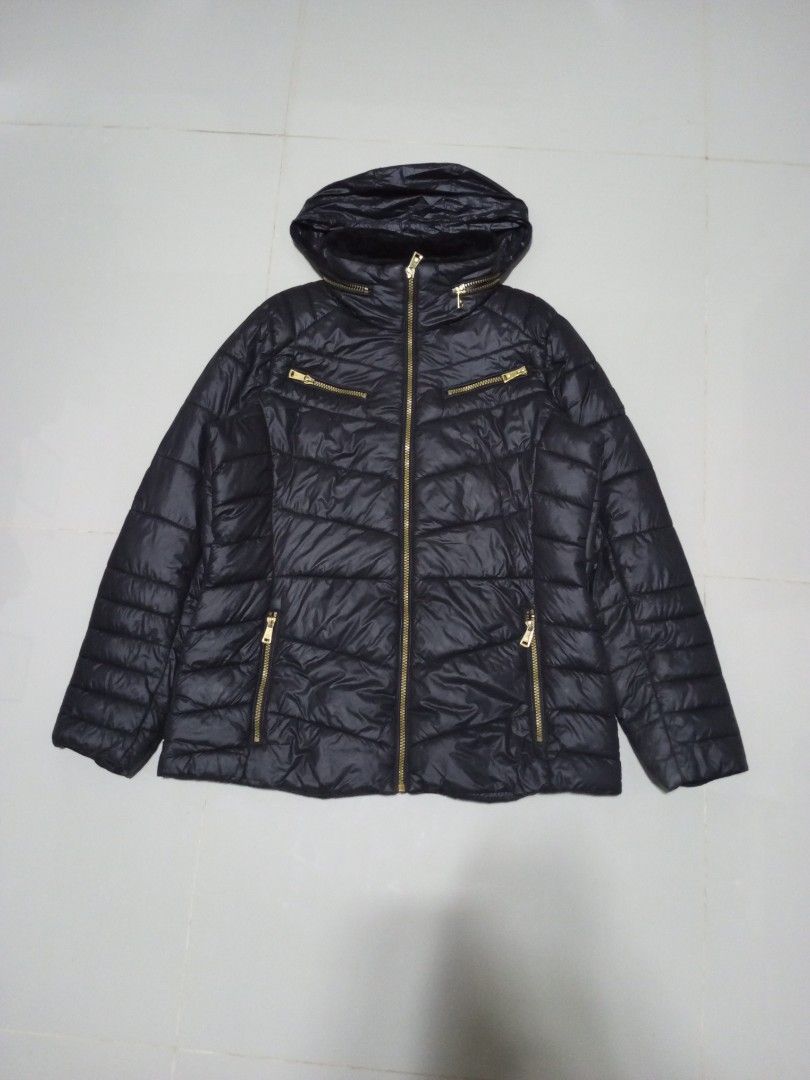 Ralph Lauren Puffer jacket (Category: Coats, Jackets and Outerwear) located in Manila. Submitted by _t20hrift (Listing ID 1467603914, Image 2). Description: Ralph Lauren puffer jacket Size • Medium 21 | 27 Dimension.