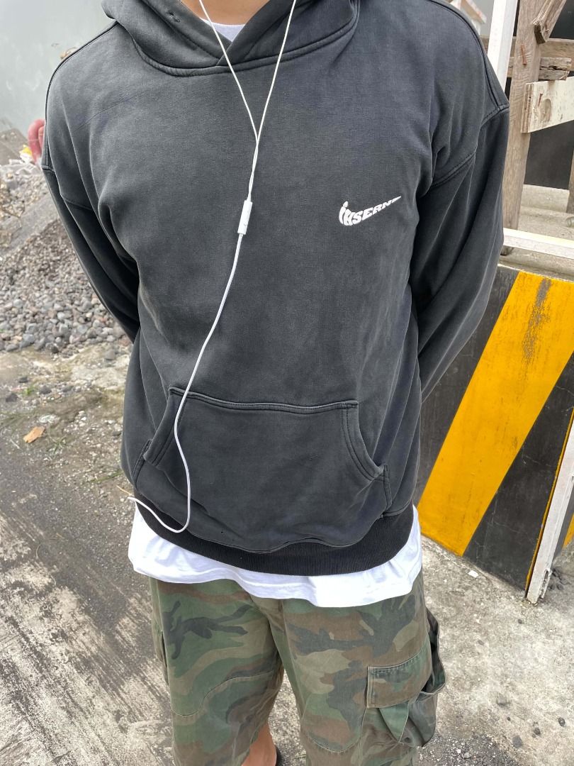 RANDOM CHECK HOODIE (Category: Hoodies) located in Tabaco. Submitted by touchbytats (Listing ID 1467733002, Image 2). Description: length: 25 width: 23 issue: pinholes/ slight fading condition: well used 📍Shipping fee is shouldered by the buyer NOTE: 📍Please manage your expectation. 📍These are thrifted items, already washed and ready to wear. However, some pieces may have stains that can be removed with washing. 📍Minor signs of wear or imperf