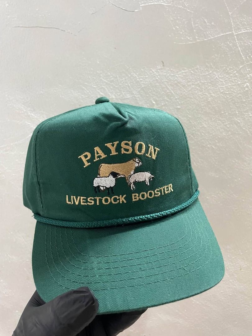 RANDOM VINTAGE YOUNG AN SNAP (Category: Caps & Hats) located in Caloocan City. Submitted by vntgxlocalsph (Listing ID 1467726978, Image 2). Description: NO ISSUE SNAP PANG MILWAUKEE BUCKS SCRIPT NYO.