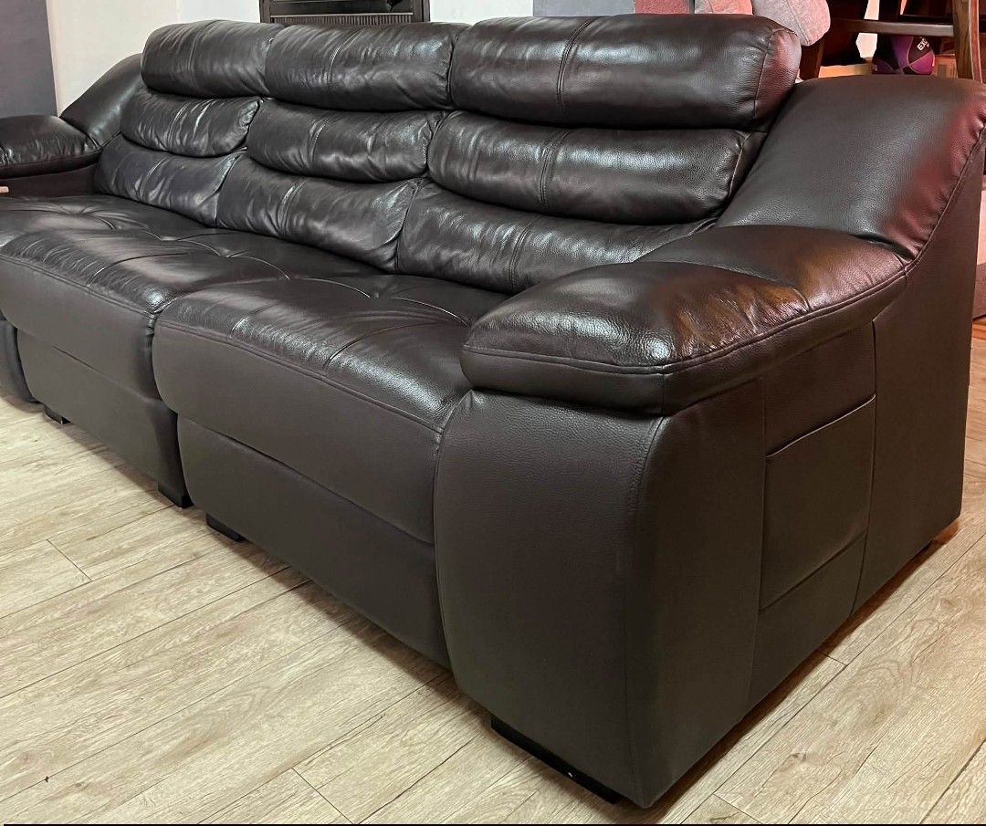 Reclining sofa (Category: Sofas) located in Meycauayan. Submitted by marygracecasimiro (Listing ID 1467671205, Image 3). Description: Japan surplus Recliner sofa BIF brand Ang ganda Almost new Makinis at malinis No butas No lubog Free delivery and COD PHP35k♥️💜.