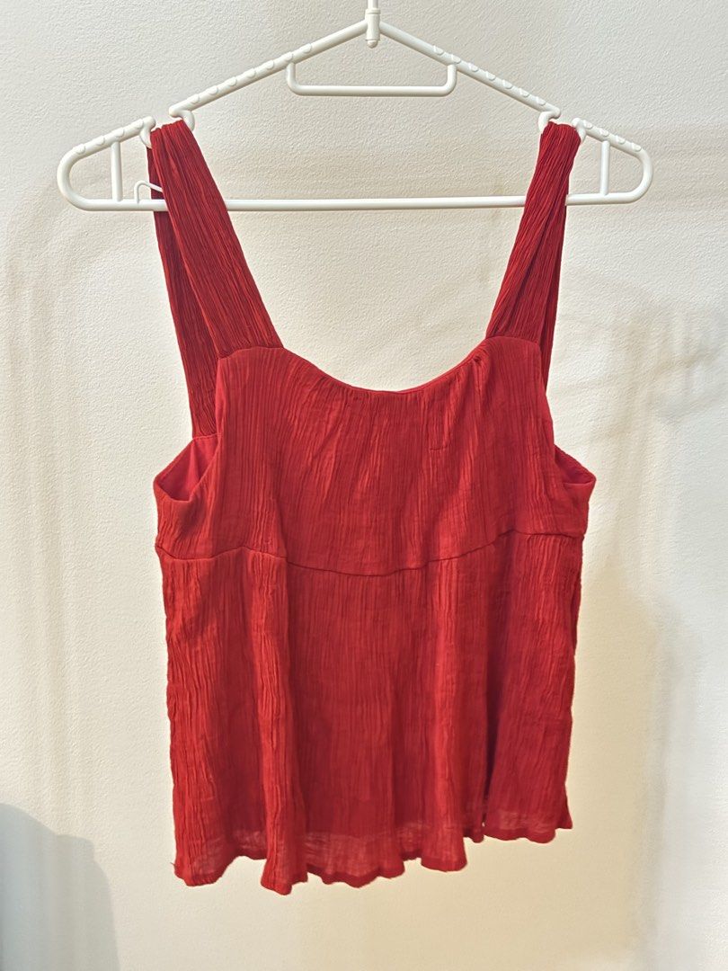 Red Top Mango (Category: Sleeveless) located in Manila. Submitted by strawberryfriends (Listing ID 1467653802, Image 1). Description: .