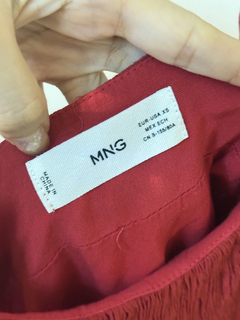 Red Top Mango (Category: Sleeveless) located in Manila. Submitted by strawberryfriends (Listing ID 1467653802, Image 2). Description: .