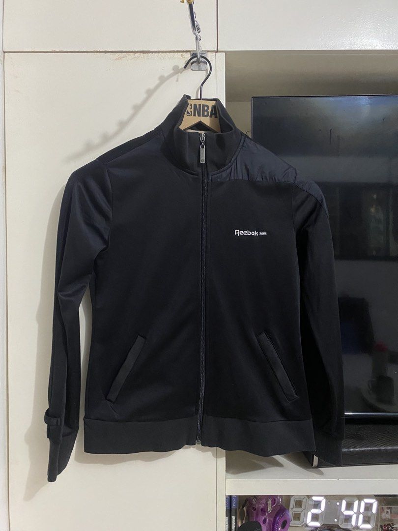 Reebok classic jacket (Category: Coats, Jackets and Outerwear) located in Santa Maria. Submitted by jordangail (Listing ID 1467660830, Image 1). Description: 18x24 9.9/10 no issue Excellent Pde sa teens kids small to med womens Mine na Gcash Jnt God bless.