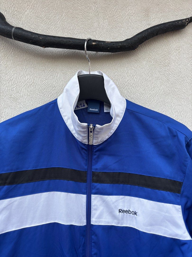 Reebok Track Jacket (Category: Coats, Jackets and Outerwear) located in Baybay. Submitted by thrift.ed2023 (Listing ID 1467680141, Image 2). Description: Reebok Track Jacket Large 21x26 No Issue Need Wash Good as New.