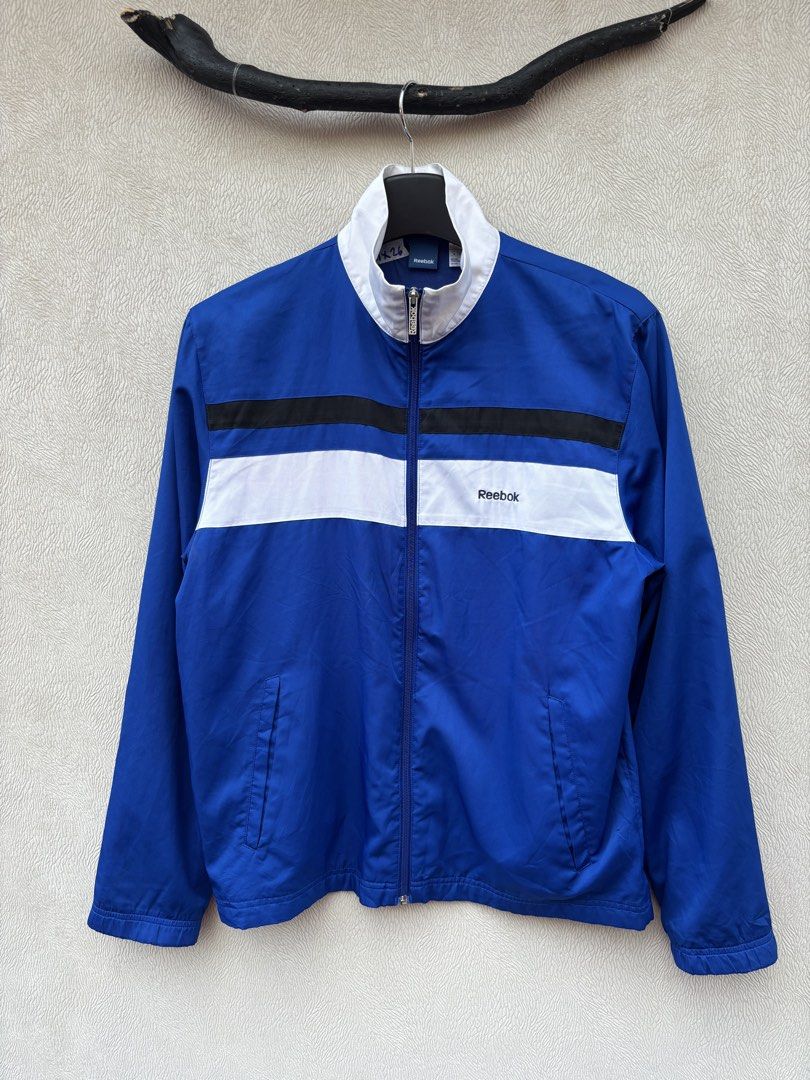 Reebok Track Jacket (Category: Coats, Jackets and Outerwear) located in Baybay. Submitted by thrift.ed2023 (Listing ID 1467680141, Image 1). Description: Reebok Track Jacket Large 21x26 No Issue Need Wash Good as New.
