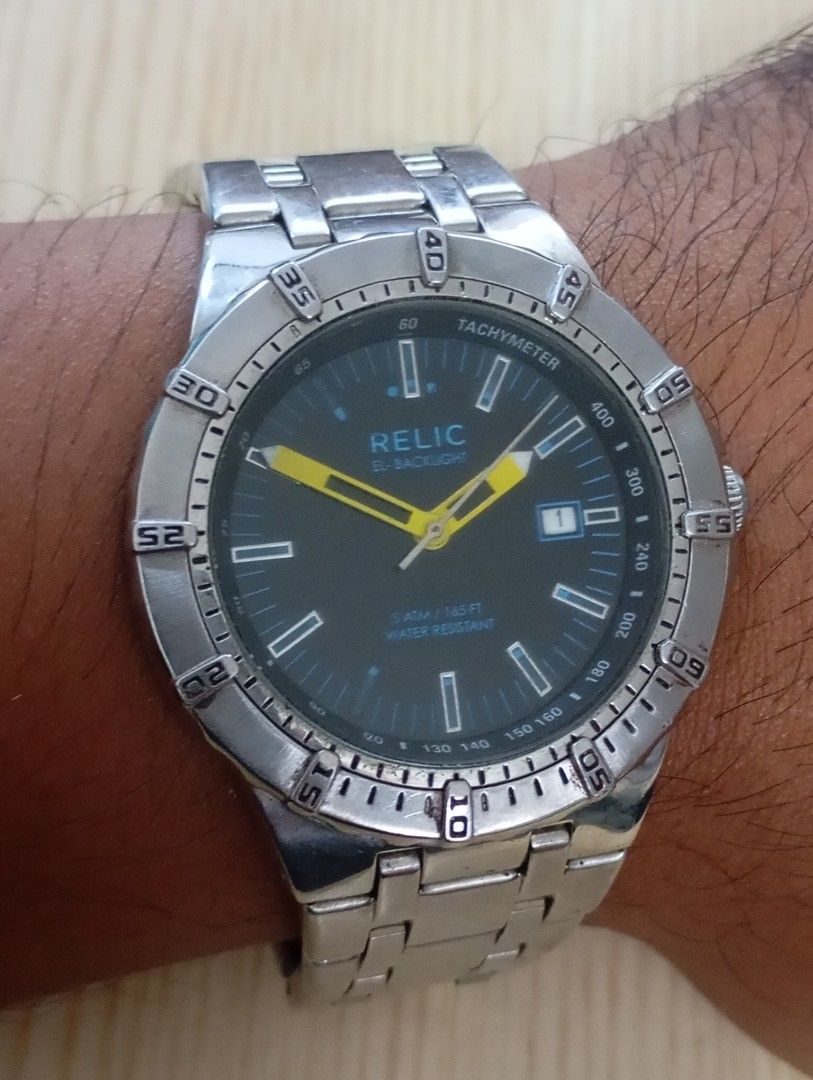 Relic (Category: Men's Watches) located in Las Pinas. Submitted by quick_deals_great_finds2 (Listing ID 1467678547, Image 3). Description: Original good working condition Quartz with battery 40mm Fits wrist size 6.8 inches.