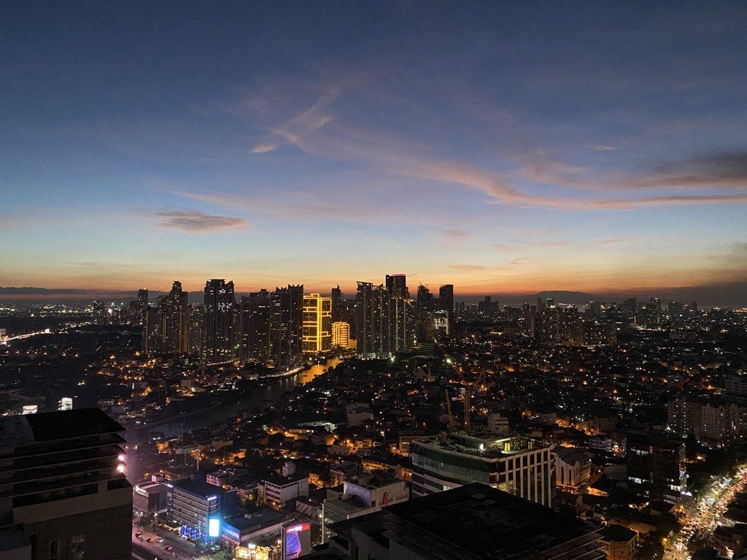 [RENT] 1BR Light Residences (Category: Apartments & Condos) located in Quezon City. Submitted by baroqueboy (Listing ID 1467738312, Image 1). Description: -1BR condo with incredible skyline views from the balcony -tower 3 -mall attached to MRT -recently renovated -includes basic furnishings: dining table, chairs, mattress w/bedframe, heater -sofa, ref, curtain not included Parking available 18,000 excluding assoc dues.