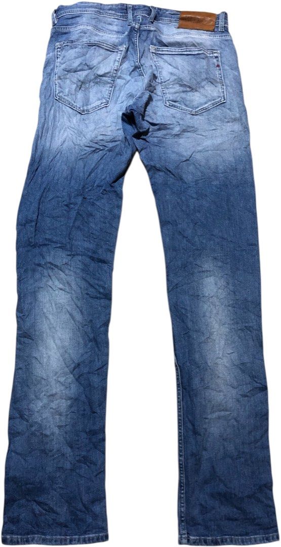REPLAY GROVER DENIM SPANDEX (Category: Jeans) located in General Trias. Submitted by gracesabel55302 (Listing ID 1467719599, Image 3). Description: REPLAY GROVER DENIM SPANDEX SIZE….32-34 LENGTH…42.5 LEGHOLE…7 PRICE..₱580.