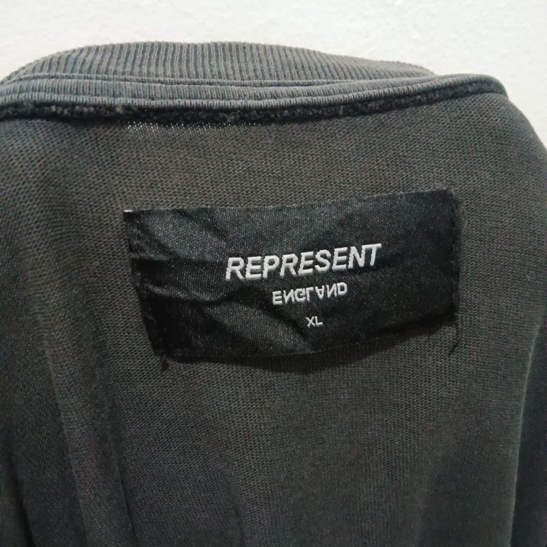REPRESENT Graphic Shirt (Category: Tshirts & Polo Shirts ) located in Caloocan City. Submitted by jaychingsss (Listing ID 1467754136, Image 2). Description: Represent Graphic Shirt - 150 23x29 Color Rate: 9/10 Complete Tags Minor Issue: Medyo may punit sa part ng represent na tag mabigat kasi ung bakal NEED WASH.