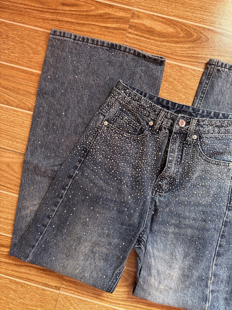 Rhinestone Wide Leg Jeans (Category: Jeans) located in Manila. Submitted by _foryou (Listing ID 1467666608, Image 2). Description: Anewsta brand from SHEIN dm for when worn! used only once.